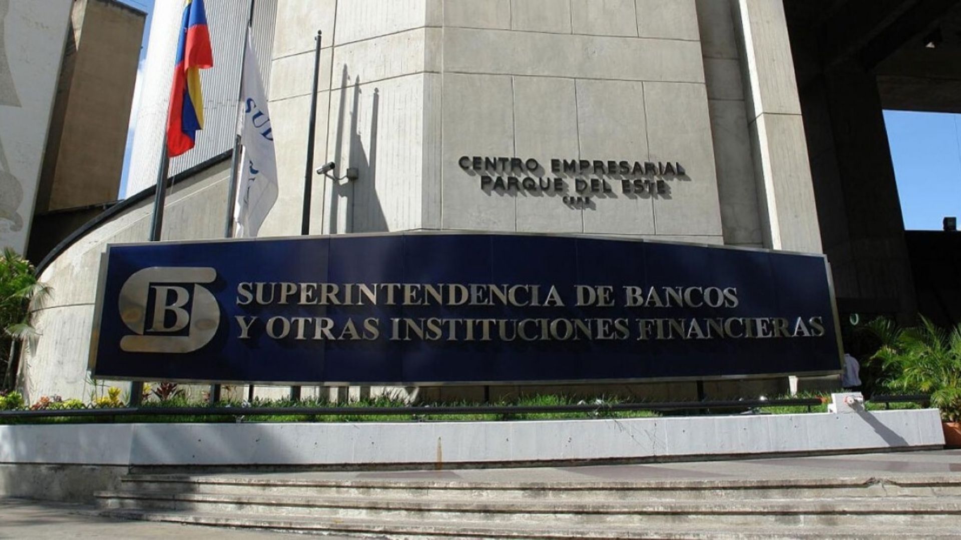 Este miércoles 24-Jun será feriado bancario