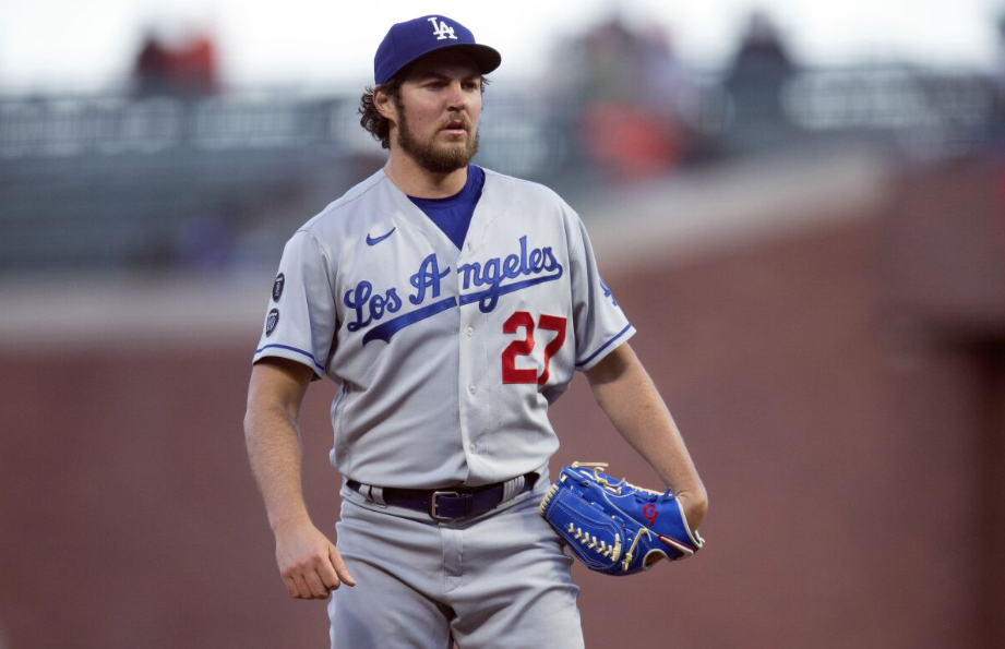 Los Dodgers designan para asignación al lanzador Trevor Bauer