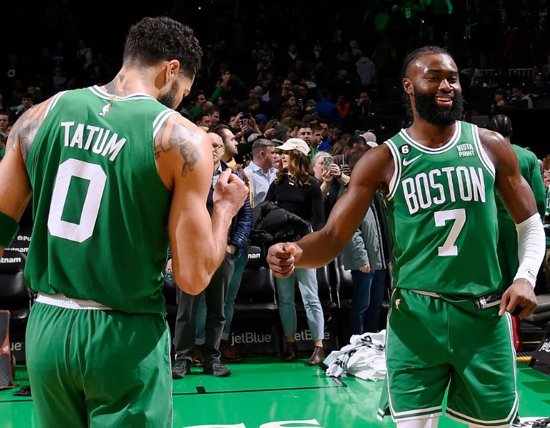 Jaylen Brown anota 41 puntos en victoria de Celtics sobre Pelicans