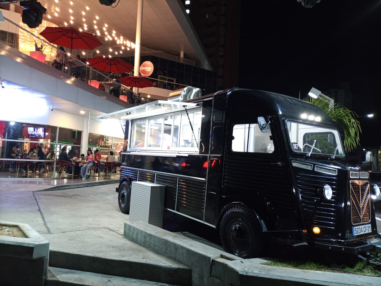Moderna unidad móvil Le Mont para comida rápida inauguran en CC Terraza 77