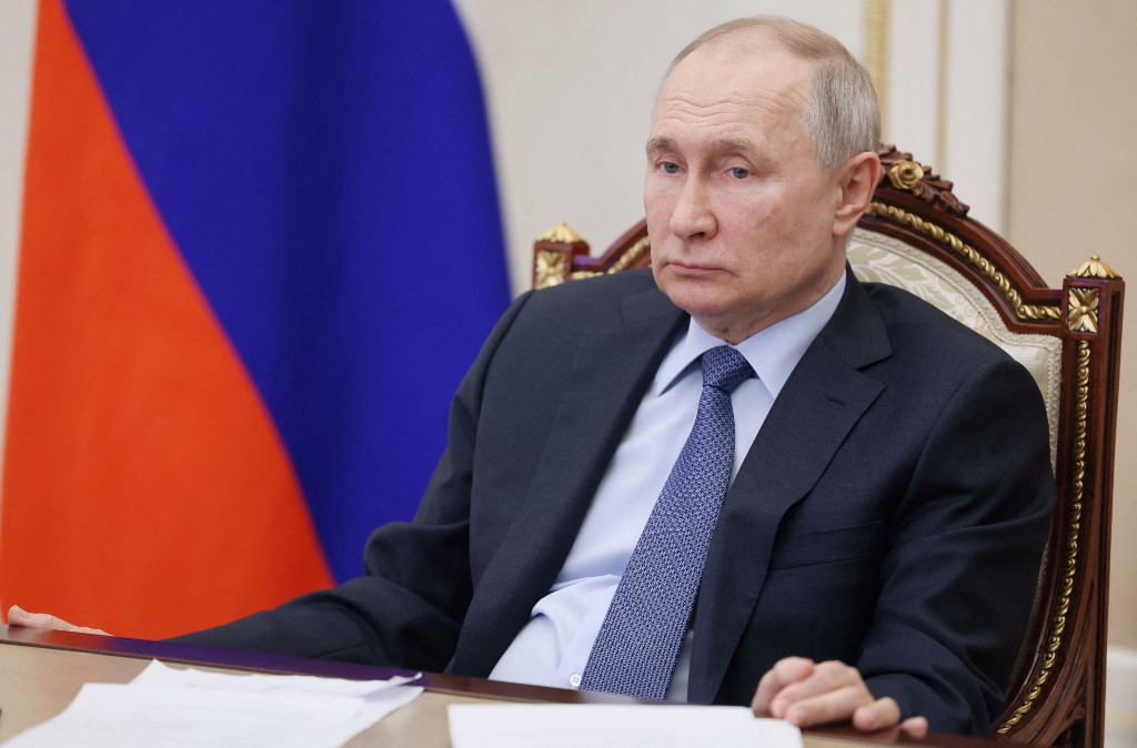 Rusia califica de "carente de sentido" orden de detención de Putin