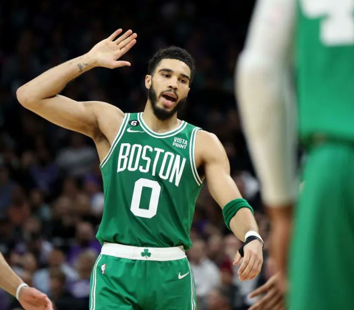 Jayson Tatum anotó 36 puntos en paliza de Celtics sobre Kings (Video)