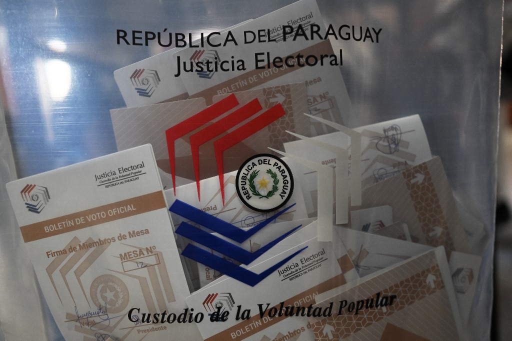 Paraguayos eligen nuevo presidente: Abren los centros electorales