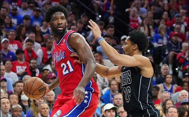 Los Sixers se imponen ante los Nets en el inicio de los Playoffs de la NBA