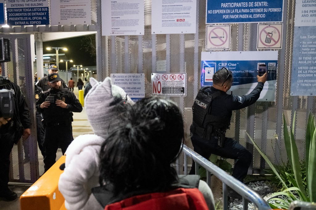 México reporta baja en flujo de migrantes hacia EEUU tras fin del Título 42