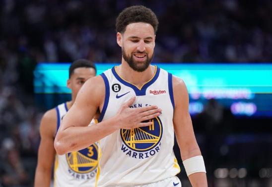 Warriors venció por casi 30 puntos a Lakers y empató la serie (Video)