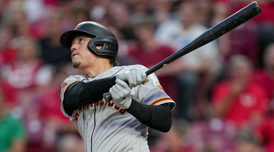 Flores comandó el triunfo de los Gigantes con par de vuelacercas