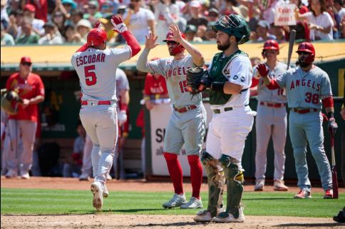 Eduardo Escobar conectó largo estacazo en derrota ante Oakland (Video)