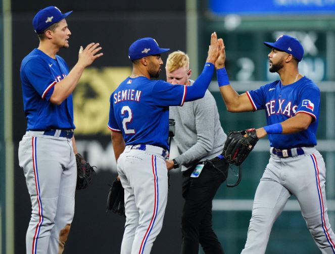 Rangers pega primero ante Astros en la serie de campeonato (+Video)