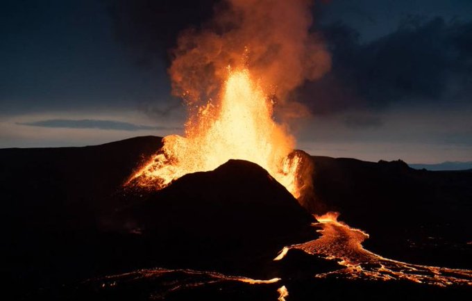 Evacuan una ciudad de Islandia por miedo a erupción volcánica