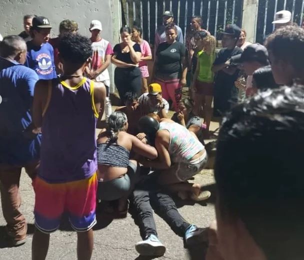 Presuntos policías matan a adolescente motorizado en Carora: "No tenía casco e ignoró la voz de alto" (+Video)