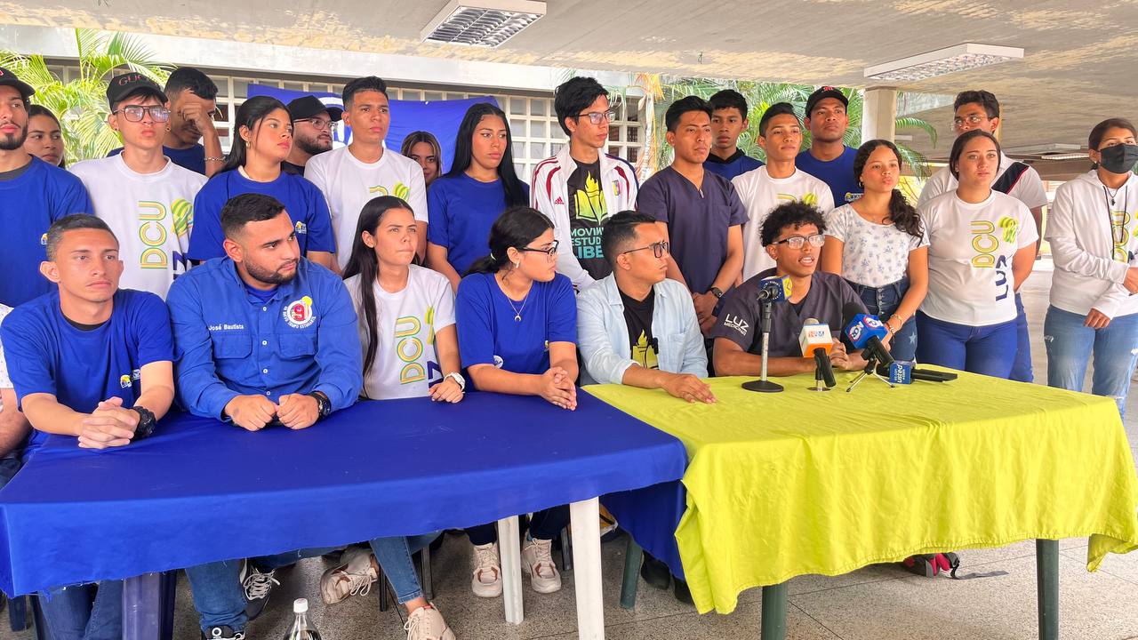 Jóvenes de diversos factores políticos solicitan instalación de comisión electoral para convocar a elecciones estudiantiles en LUZ