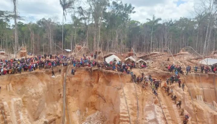 Siguen los trabajos de rescate por parte de los mineros tras derrumbe en Ciudad Bolívar (+Video)