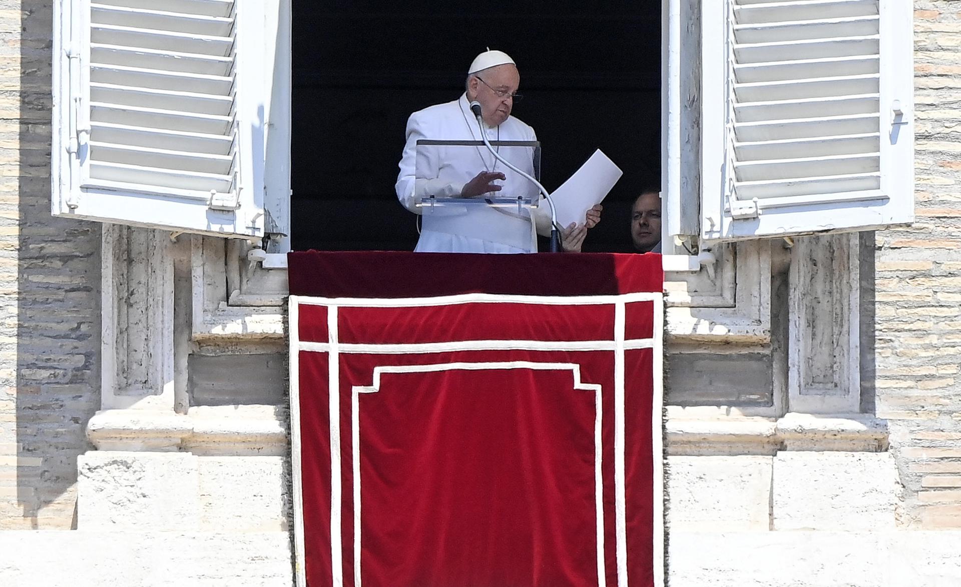 Papa Francisco insta a tregua en Juegos Olímpicos, que ve como "lugar de encuentro entre pueblos"