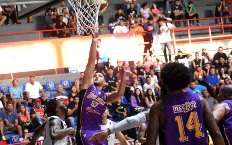 Brillantes y Marinos disputan el cuarto juego de la serie en Maracaibo