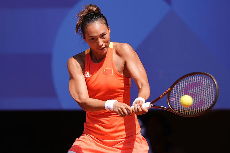 Iga Świątek cayó sorpresivamente eliminada ante la china Zheng Qinwen. Foto: RRSS