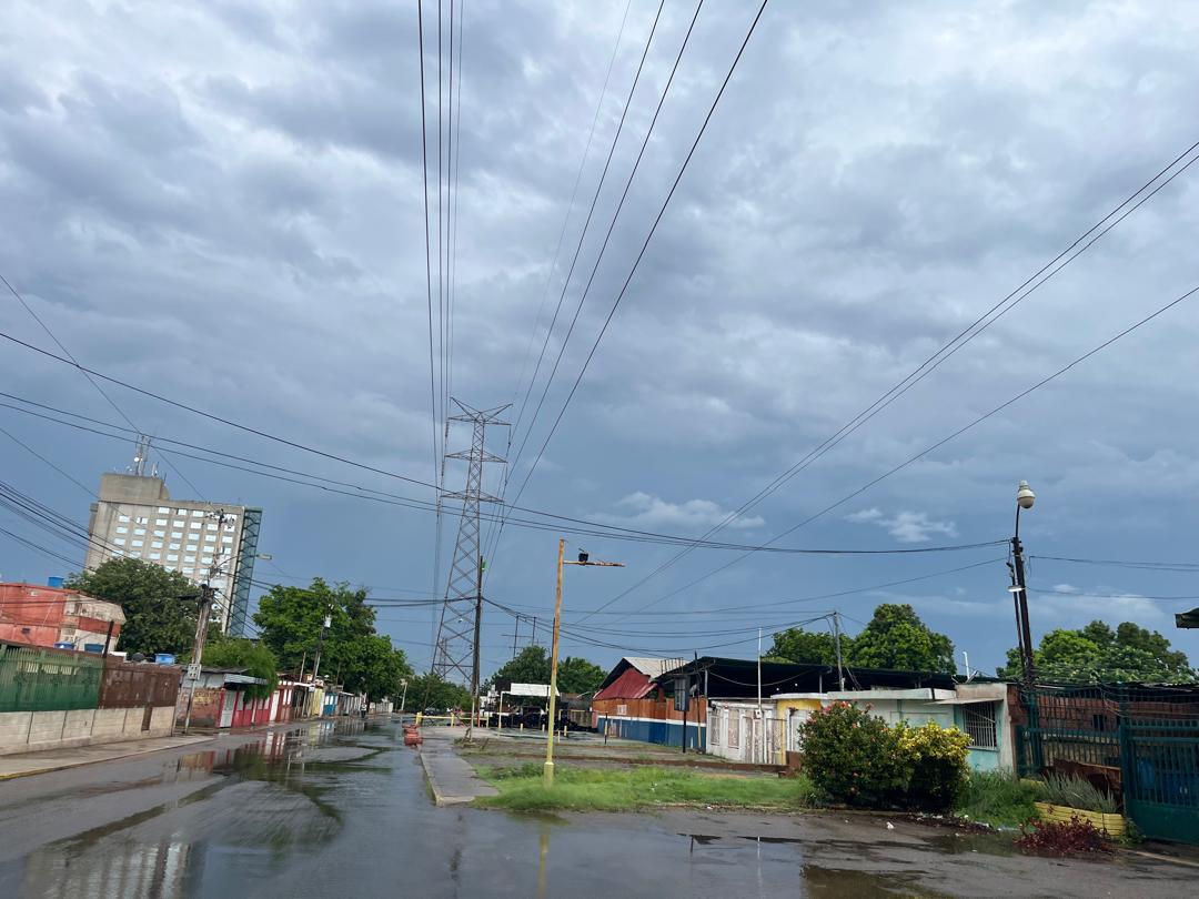 Ya escampó, pero, el mal tiempo continúa en Maracaibo este martes 8-Oct