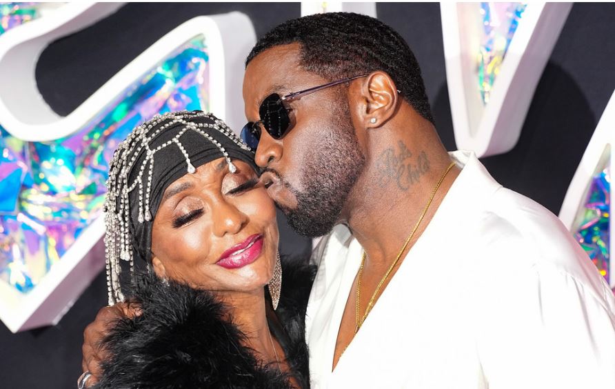 Madre de P. Diddy compara las acusaciones contra el rapero con "un linchamiento público"