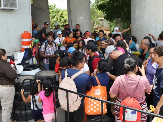 Más de 4,5 millones de migrantes y refugiados venezolanos regularizados en Latinoamérica