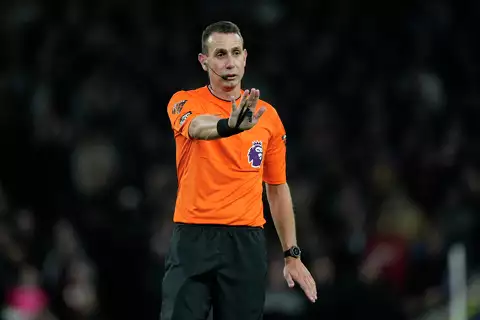 Despiden a árbitro David Coote de la Premier League por comentarios hacia Liverpool y Klopp