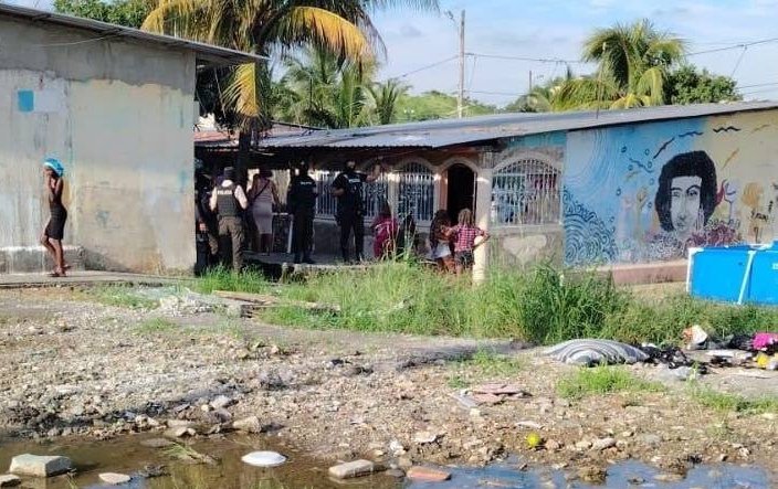 Al menos 22 muertos en Ecuador por ataque armado en un barrio de Guayaquil