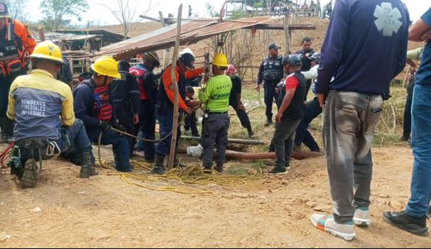Dos hombres murieron tras caer en un aljibe de 25 metros de profundidad en Carabobo