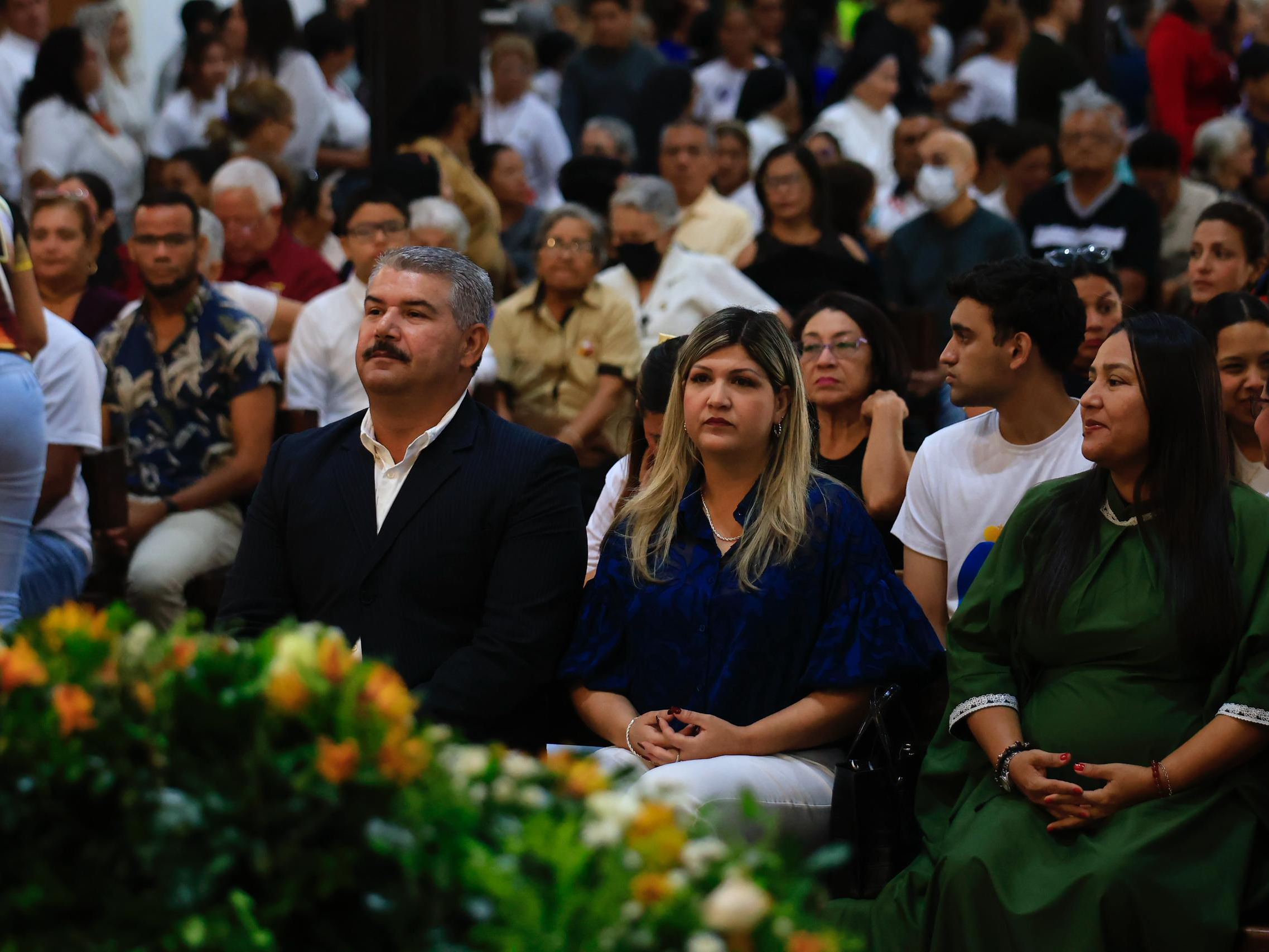 Candidato Luis Caldera participó en la celebración de la misa crismal en Maracaibo