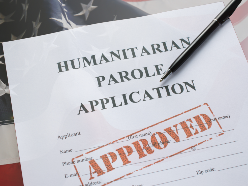 Jueza frenará la orden de Trump para revocar el ‘parole’ humanitario a miles de cubanos, haitianos, nicaragüenses y venezolanos