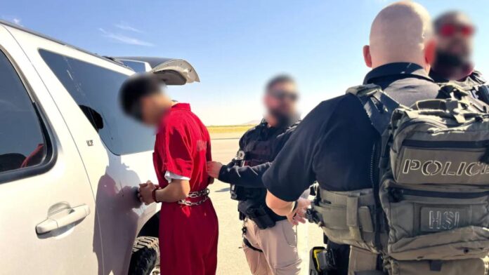 Detienen en Texas a más de 40 sospechosos por vínculos con el Tren de Aragua