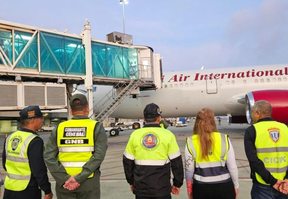 Llegó al país un nuevo vuelo con 90 repatriados desde EEUU
