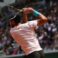 Carlos Alcaraz comenzó su defensa del título en Roland Garros