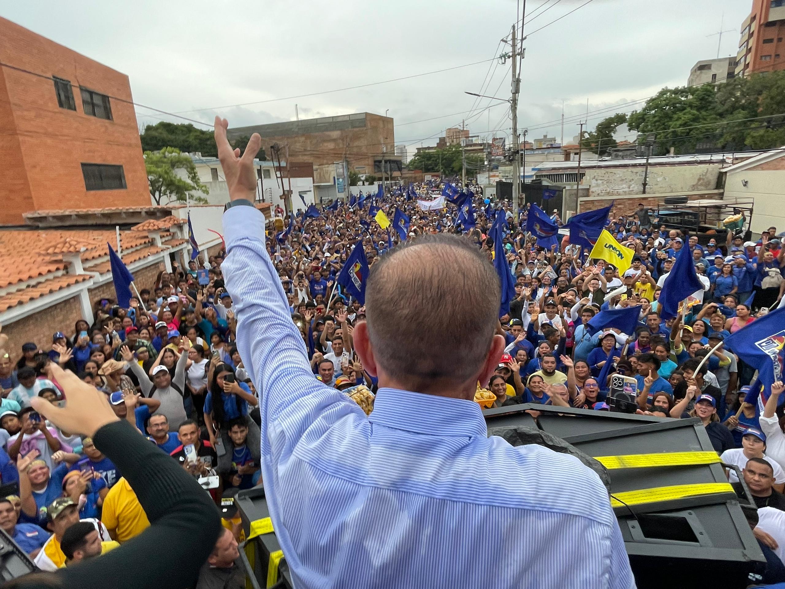 Manuel Rosales y candidatos de oposición cerraron campaña en la Calle 72