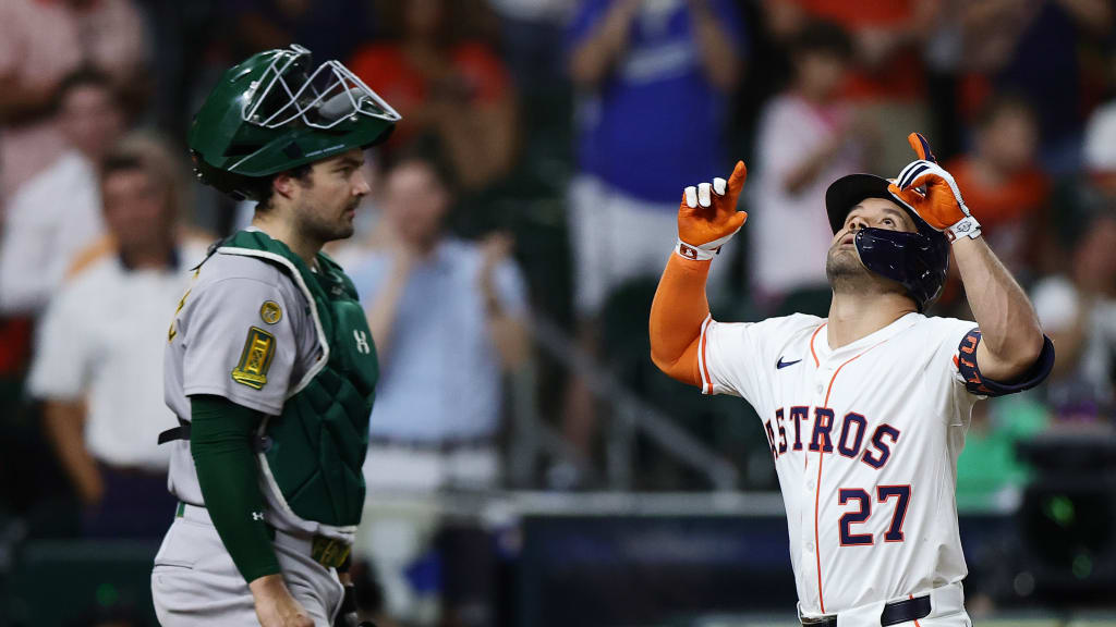 Altuve se fue perfecto con dos jonrones en paliza de Astros ante Atléticos