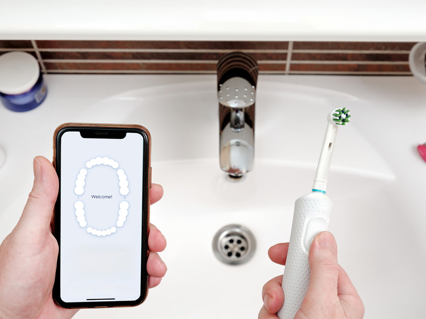 Cepillo de dientes eléctrico delata a un hombre que engañaba a su esposa