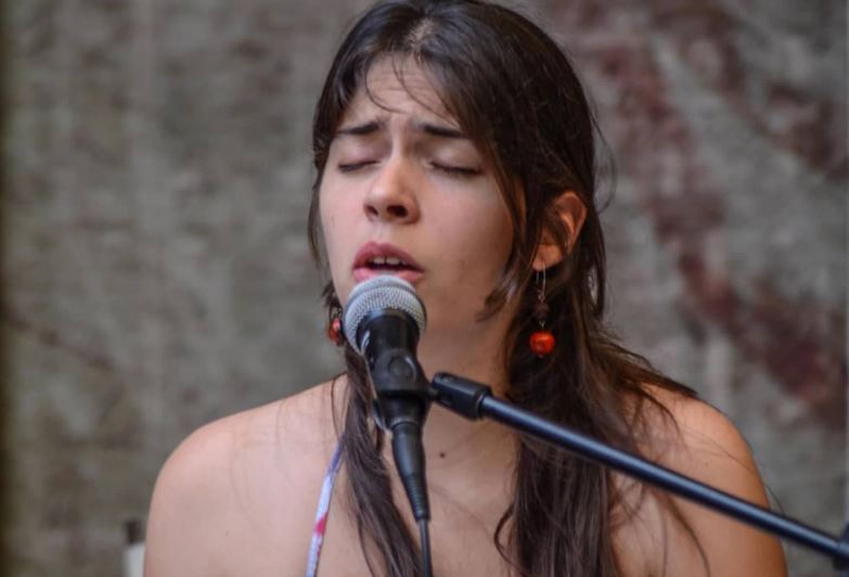 Aura Valentina Perozo cantará esta noche de viernes, en La M. Entrada gratuita. (Foto cortesía)