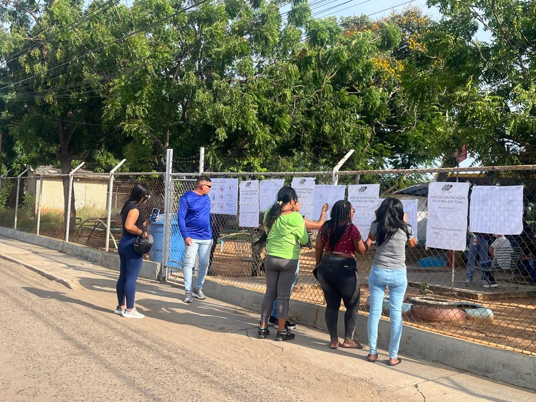 Venezolanos a la expectativa al vencerse el tiempo de prórroga
