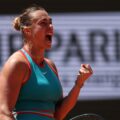Sabalenka se impuso ante Swiatek y clasificó a su primera final en Roland Garros
