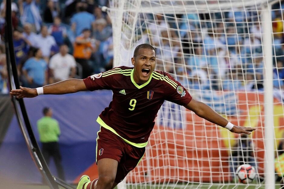 ¡Inicia el segundo tiempo! Venezuela supera a Bolivia 2-0