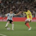 Argentina rescató un empate ante Colombia con diez jugadores