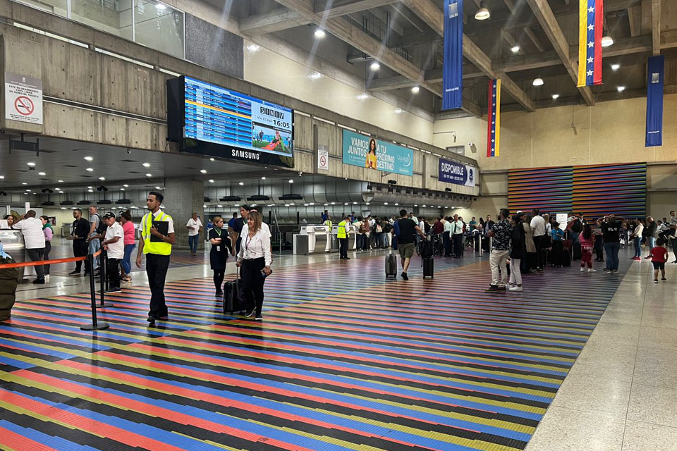Líneas aéreas están abordando a los pasajeros que 
