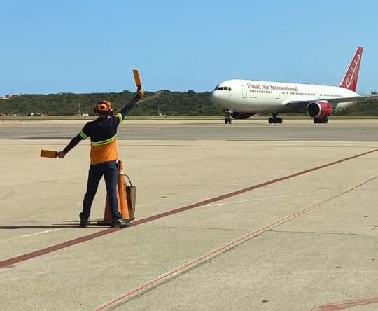 Arriban al país 135 venezolanos repatriados desde EEUU