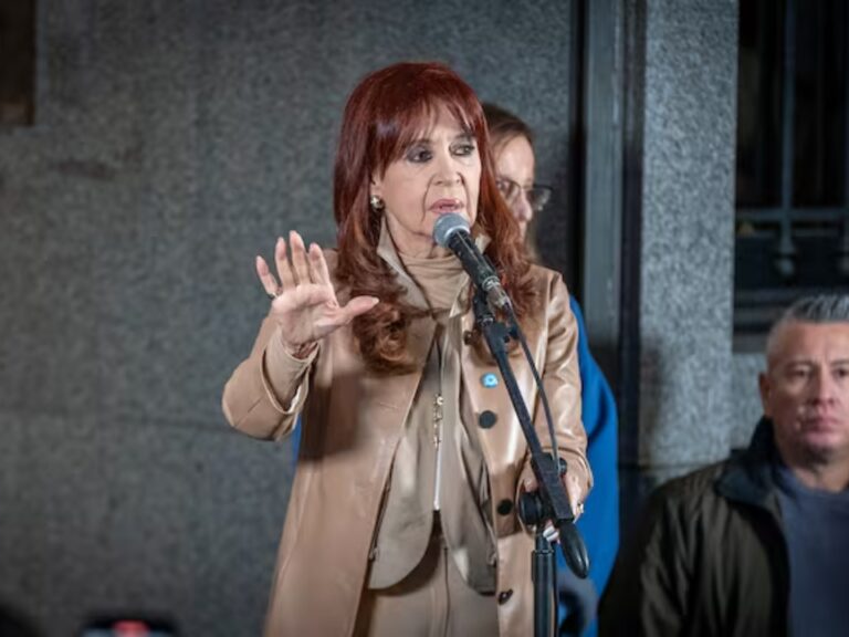 Tribunal rechaza detención inmediata de Cristina Fernández y ratifica plazo de cinco días