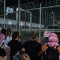 Cuatro hombres escapan de un centro de detención de migrantes en EEUU durante protesta