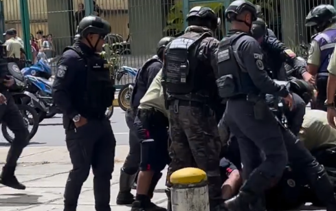 Confrontación entre funcionarios de Polichacao y PNB en Caracas