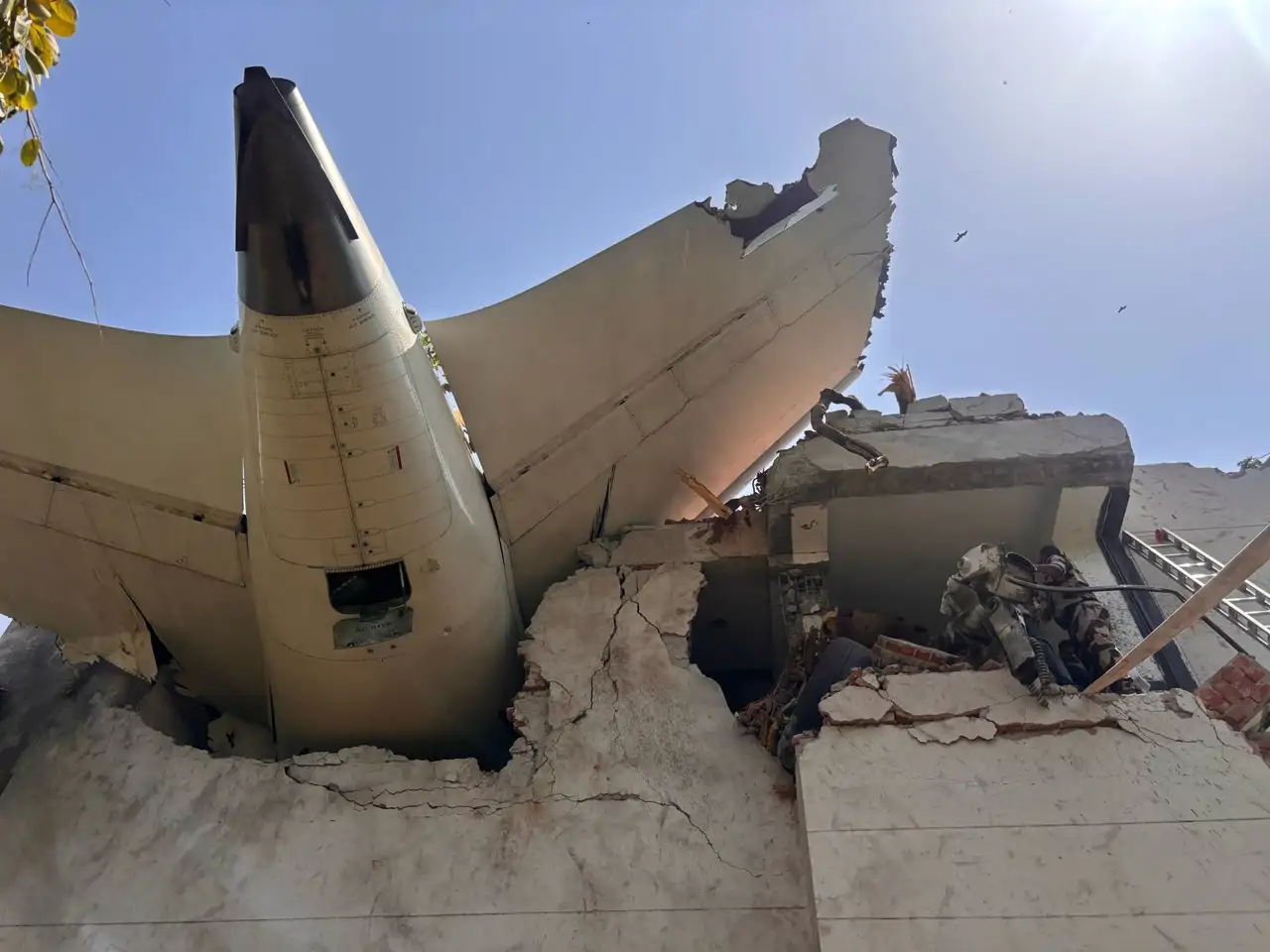“El avión transportaba casi 125 mil litros de combustible, no había posibilidad de salvar a nadie