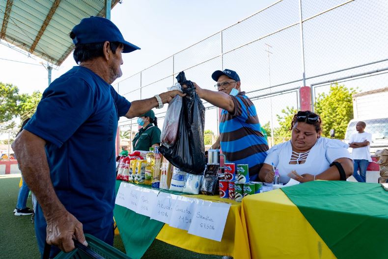 Comunidades de El Marite reciben la Feria Alimentaria del Sol de la Alcaldía: 