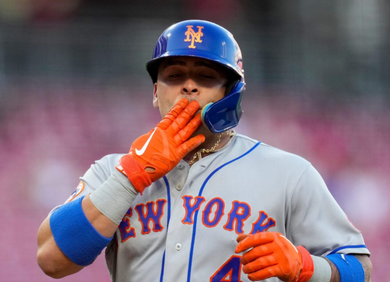 Francisco Álvarez se ausenta de los Mets para el nacimiento de su hija