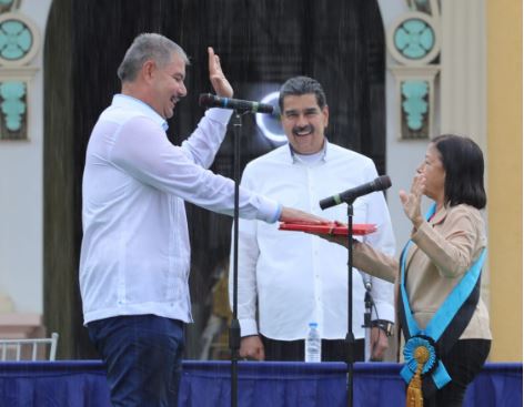 CLEZ juramentó a Luis Caldera como gobernador del Zulia: El presidente de la República Nicolás Maduro acompañó el acto