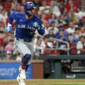 Andrés Giménez conectó jonrón clave en la victoria de los Azulejos ante Cardenales