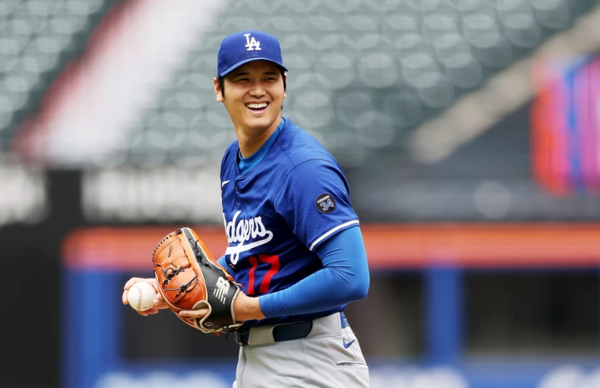 Ohtani avanza en sus pitcheos y se acerca a su regreso como lanzador
